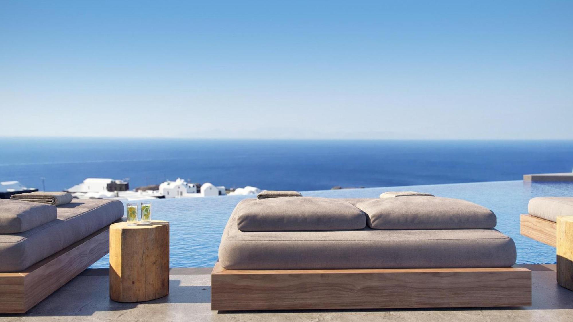 Villa con 3 Camere da Letto e Piscina a Sfioro